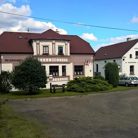 招待所 Hof Schwanberg Lomy (Tachov)